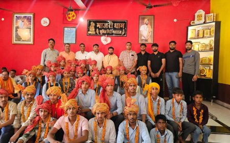 सरकारी विद्यालय के प्रतिभाशाली छात्र छात्राओं की सम्मान रैली निकाली