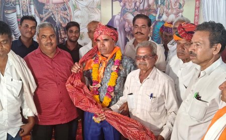 माली महासभा ने किया सम्मान: माली व गोयल ने सेवानिवृत्ति पर लिया समाज सेवा का संकल्प