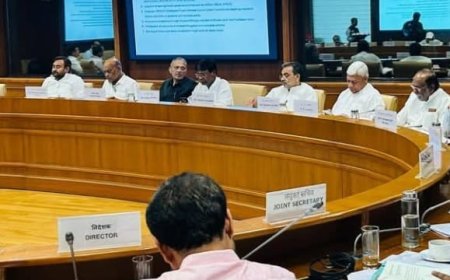 सांसद दामोदार अग्रवाल ने दिल्ली में आयोजित रेलवे स्टैंडिंग कमेटी की बैठक में लिया भाग