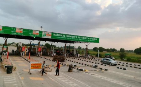 लक्ष्मणगढ़ मालाखेड़ा मार्ग पर अहीर तिबारा पर बनने वाले टोल प्लाजा का विरोध