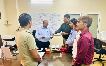 शिक्षकों की विभिन्न मांगों को लेकर शिक्षक संघ (सियाराम) के पदाधिकारियों ने की शिक्षा सचिव से भेंट