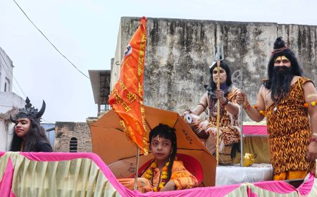 मौजपुर ब्राह्मण समाज ने निकाली शोभायात्रा
