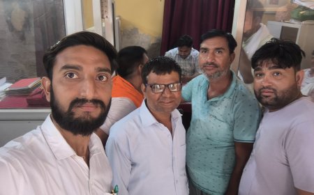 कस्बे की समस्याओं को लेकर संघर्ष समिति के सदस्य मिले नगर पालिका कार्यालय में