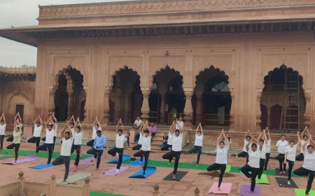 एकादश अंतरराष्ट्रीय योग दिवस 2025:  लक्ष्मण मंदिर परिसर में योगाभ्यास कर एक पृथ्वी, एक स्वास्थ्य का दिया संदेश