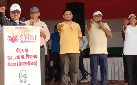 अंतर्राष्ट्रीय योग दिवस पर ‘योग भी, वोट भी’ थीम पर आयोजित जिला स्तरीय कार्यक्रम, नागरिकों को दिलाई गई मतदान शपथ