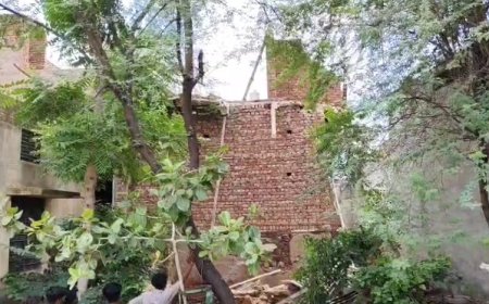 खेड़ली में निर्माणाधीन मकान का छज्जा गिरा, चार लोग घायल, एक की हालत गंभीर