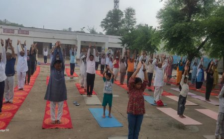 अंतरराष्ट्रीय योग दिवस 2025 :महात्मा गांधी सीनियर सेकेंडरी स्कूल पृथ्वीपुरा में सैकड़ो लोगों ने योग दिवस के अवसर पर किया योगा