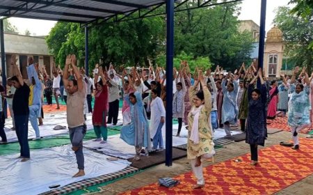 रामगढ़ मे ब्लाक स्तरीय एवं अलावडा में पंचायत स्तरीय योग दिवस का हुआ आयोजन