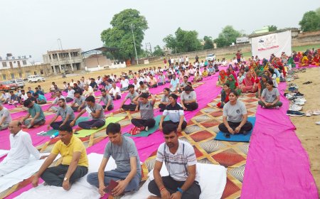 योगाभ्यास के साथ खेल मैदान में मनाया 11वां अंतरराष्ट्रीय योग दिवस