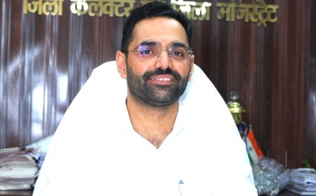 कमर उल जमान चौधरी ने संभाला भरतपुर जिला कलक्टर का पदभार केन्द्र व राज्य सरकार की कल्याणकारी योजनाओं का लाभ आमजन को पहुंचाना होगी प्राथमिकता-जिला कलक्टर