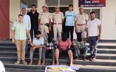 कारोबारी का अपहरण व लूटपाट के मामले मे आरोपी गिरफ्तार:देशी कट्टा,  बन्दूक सहित स्विफ्ट कार बरामद