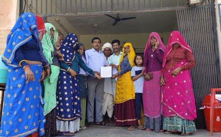 बंदरों के आतंक से निजात दिलवाने की मांग को लेकर ज्ञापन सौंपा