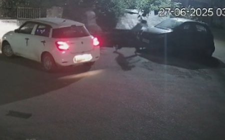 जुबली बास में मकान के बाहर खड़ी कार में तोड़फोड़, सीसीटीवी में कैद हुई वारदात