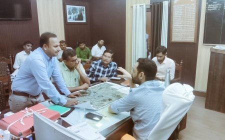 भरतपुर शहर में सीवरेज और ड्रेनेज जैसी बुनियादी सुविधाओं को मजबूत करने के जिला कलेक्टर ने दिए निर्देश