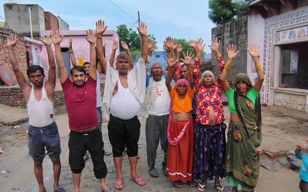 ग्राम पंचायत प्रशासन की लापरवाही, गांववासियों का जीवन दुश्वार , ग्रामीणों ने किया प्रदर्शन