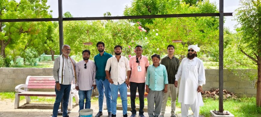 मुस्लिम समाज द्वारा पक्षियों के दाना पानी के लगाए परिंडे
