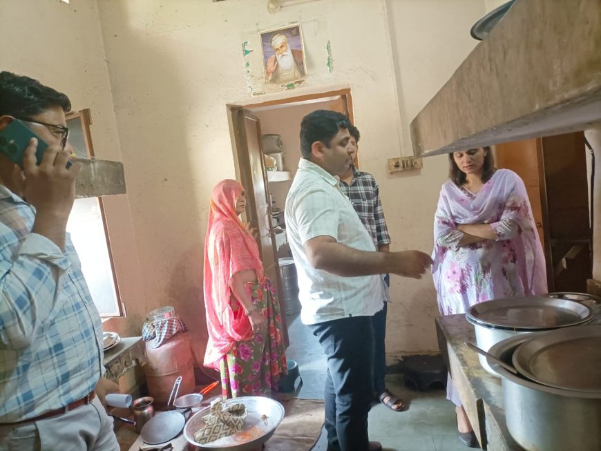विश्व खाद्य सुरक्षा दिवस के उपलक्ष में तिजारा में अन्नपूर्णा रसोई पर विशेष निरीक्षण, नमूने लिए गए