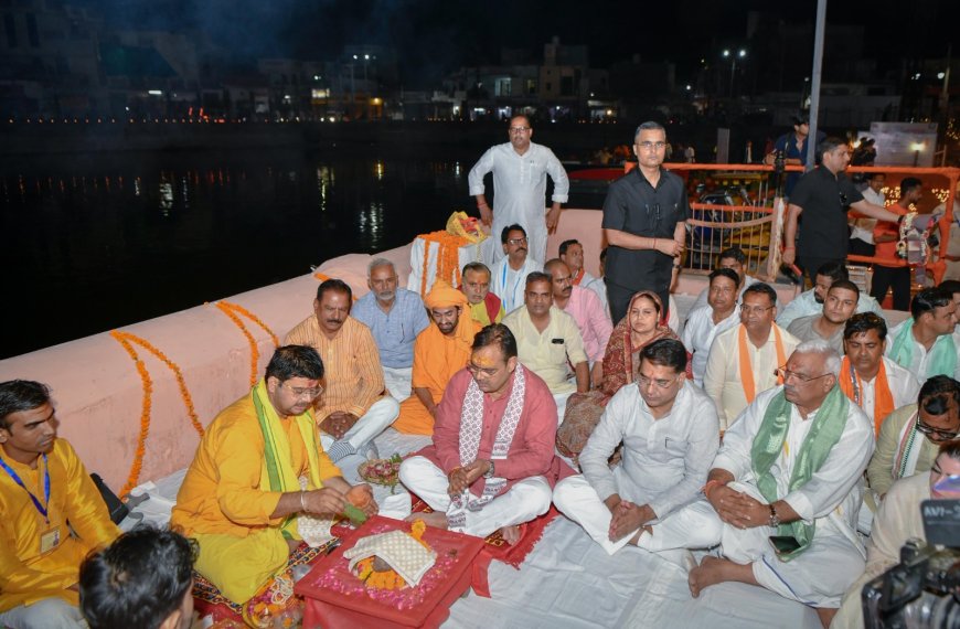 मुख्यमंत्री ने गंगा मंदिर में महाआरती कर वंदे गंगा अभियान की सफलता की कामना की :कदम्ब का पौधा लगाया, सुजान गंगा पर दीपदान किया