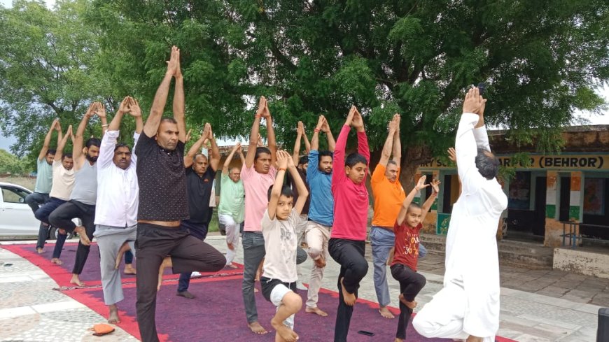 विश्व पर्यावरण दिवस पर ग्रामीणों को कराया योगाभ्यास