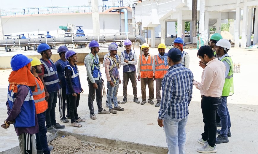 श्रमिकों को दी सुरक्षा व मौसमी बीमारियों से बचाव की जानकारी