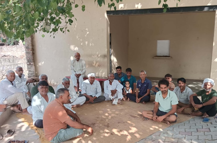 ग्रामीणों ने खुशी के अवसर पर किन्नरों को 1100 रूपये देने का निर्णय लिया