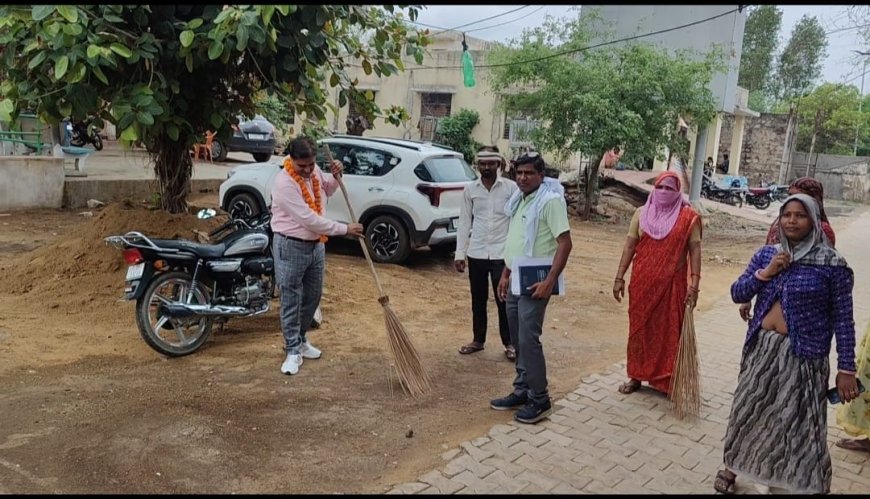 वैर में वंन्दे गंगा जल अभियान के तहत राजीविका सारथी सीएलएफ के पदाधिकारियों ने साफ सफाई कर किया पौधारोपण