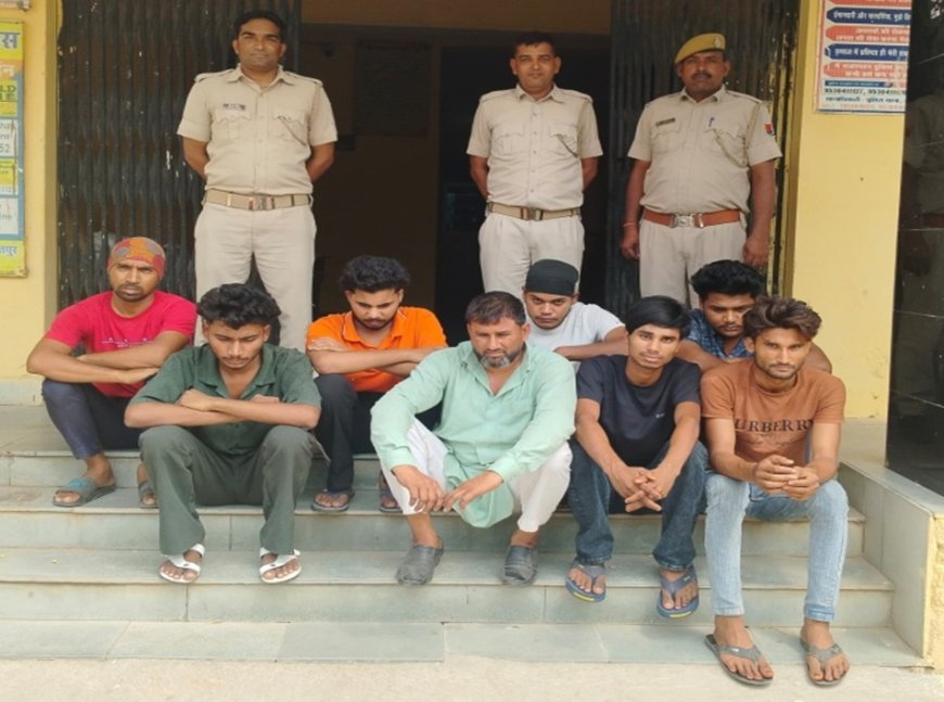 जंगल मे बैठ साइबर ठगी करते 8 गिरफ्तार,12 मोबाइल, 2 फर्जी सिम कार्ड, 2 एटीएम कार्ड जब्त