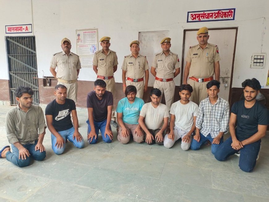 रात्रि के समय खेतों में छुपकर सायबर ठगी करते हुए आठ साइबर ठग गिरफ्तार,8 एण्ड्रोईड मोबाईल फोन, 17 फर्जी सिम कार्ड जब्त