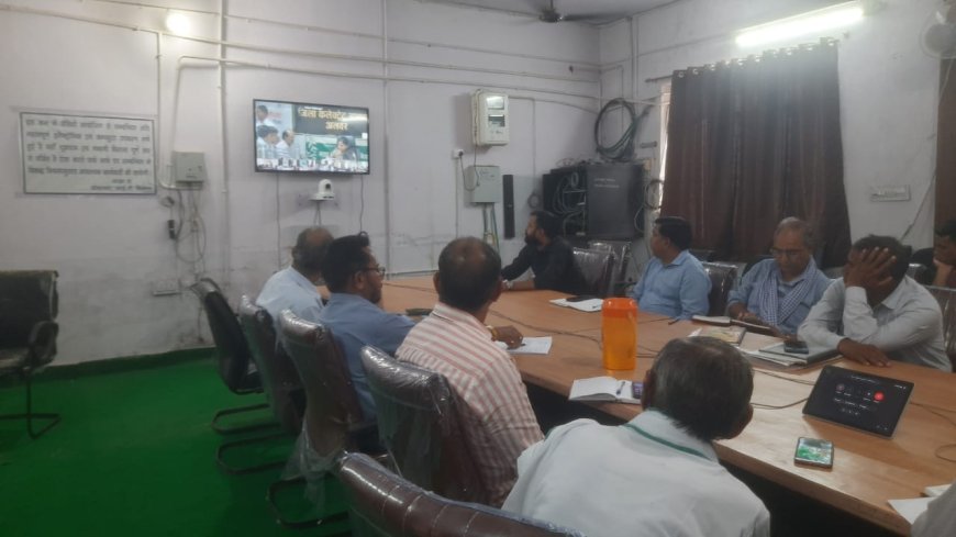 अलवर कलेक्टर कार्यकाल की वीसी मे रैणी-उपखंड अधिकारी की मौजूदगी मे शामिल हुए ब्लॉक स्तरीय सारे विभागो के सम्बन्धित जिम्मेदार उच्चाधिकारीगण