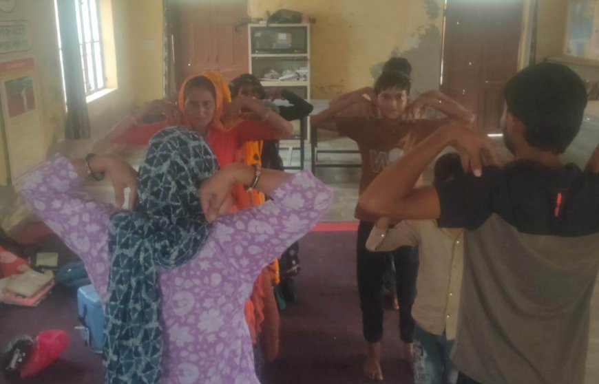 अटल सेवा केन्द्र दीवली में योग सत्र,आयुष्मान आरोग्य मंदिर दिवली योग प्रशिक्षक ने कराया योग