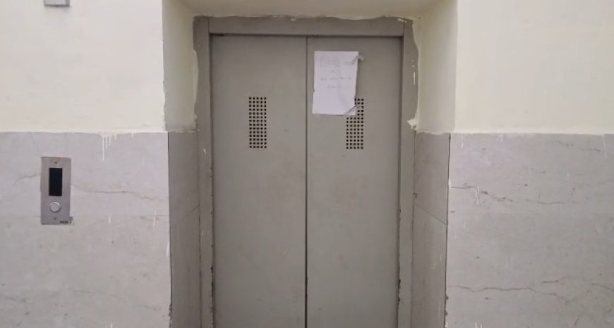 अलवर जिला अस्पताल की लिफ्ट  एक माह से खराब, मरीज परेशान