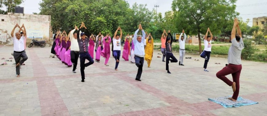 अंतर्राष्ट्रीय योग दिवस हेतु योगाभ्यास कर जागरूकता रैली निकाली