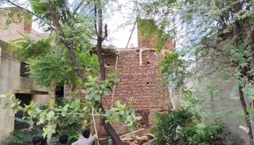 खेड़ली में निर्माणाधीन मकान का छज्जा गिरा, चार लोग घायल, एक की हालत गंभीर