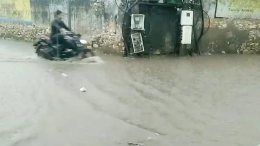 मानसून में बिजली विभाग की लापरवाही बनी खतरा, हादसों को न्योता दे रहे खुले ट्रांसफार्मर और जर्जर खंभे