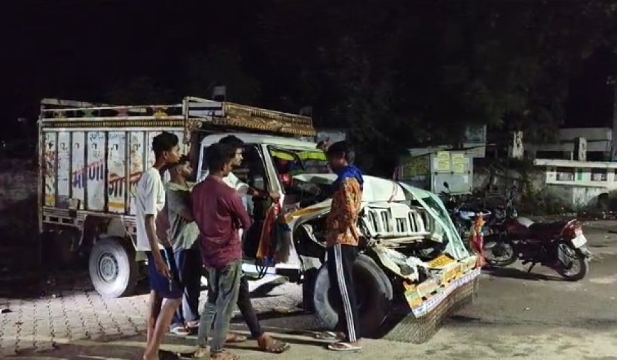 पिक अप टैंकर में भिड़ंत पिक में सवार दो घायल वाहन हुए क्षतिग्रस्त