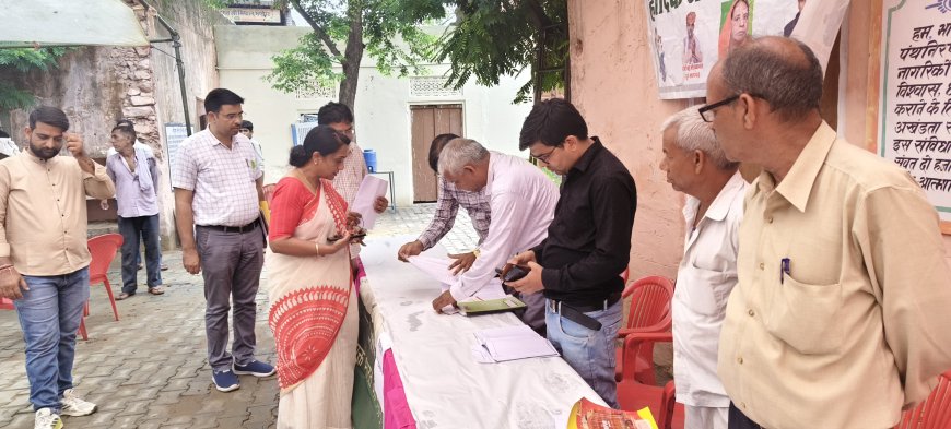 जिला कलेक्टर प्रियंका गोस्वामी ने किया अन्त्योदय संबल पखवाड़ा शिविर का निरीक्षण