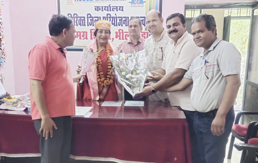 शिक्षक संघ (सियाराम) ने एडीपीसी शर्मा से भेंट कर की शिक्षक समस्याओं पर चर्चा