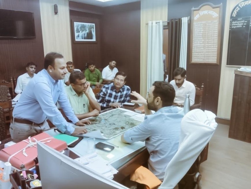 भरतपुर शहर में सीवरेज और ड्रेनेज जैसी बुनियादी सुविधाओं को मजबूत करने के जिला कलेक्टर ने दिए निर्देश