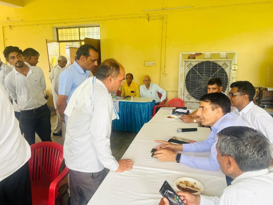 अतिरिक्त जिला कलेक्टर ने किया अन्त्योदय संबल पखवाड़ा शिविर लुहादेरा का निरीक्षण,वर्षों पुरानी त्रुटि का समाधान बना जनकल्याण शिविर में मिली राहत