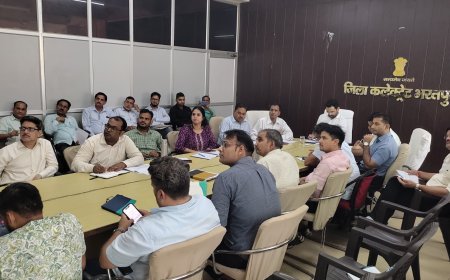 फसल बीमा एवं विभिन्न योजनाओं में हर पात्र जनों को मिलेगा लाभ-जिला कलक्टर