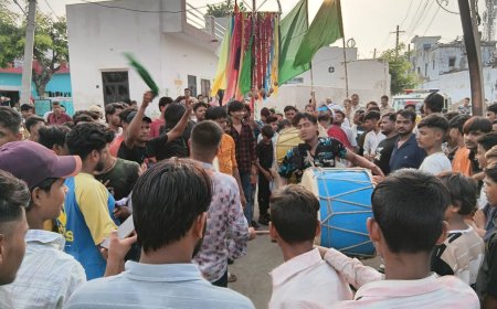 इस्लामी तारीख 7 पर महुवा में निकाला अलम का जुलूस