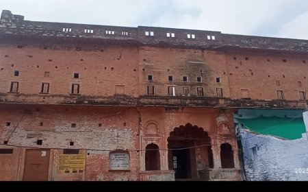 आजादी के बाद से संचालित विद्यालय की हवेली अब होगी खाली: अभिभावकों को बच्चा की सुरक्षा की चिंता