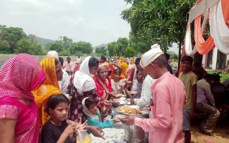 देवशयनी एकादशी को लेकर रामगढ़ कस्बे के श्याम बाबा के मंदिर में पहुंचे पदयात्री, दिन भर लगा रहा मंदिर में श्रद्धालुओं का आना-जाना