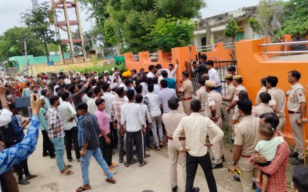 हाईकोर्ट के आदेश के बाद पदग्रहण को पहुंची सरपंच/प्रशासक, पंचायत भवन मिला ताले में बंद