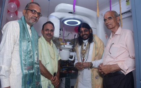 महुवा केजीबी डेंटल हॉस्पिटल  पर डेंटल सीटी स्केन मशीन का मोहन पुरी महाराज ने किया शुभारम्भ