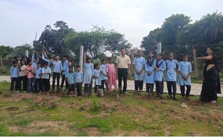 साकरिया विघालय में अम्रत पर्यावरण महोत्सव और हरित राजस्थान के तहत् 150 पोधे  लगायें