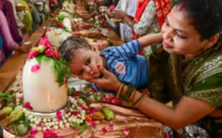 सावन का पहला सोमवार आज, शिवालयों में उमड़ी भक्तों की भीड़, चारों तरफ हर हर महादेव की गूंज