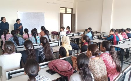 कालिका पैट्रोलिंग टीम ने छात्राओं को किया जागरूक