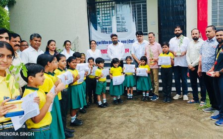 अंतरराष्ट्रीय न्याय दिवस पर  पर महुवा के द बौहराज ग्लोबल स्कूल के बच्चों ने न्यायिक अधिकारीयो का माँ तुलसी का पौधा देकर किया सम्मान