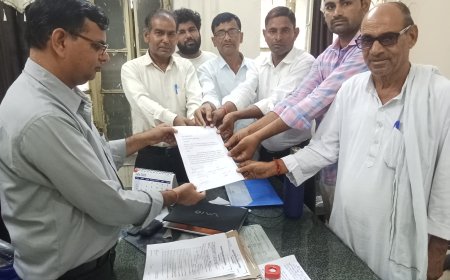 कृषि कनेक्शन पर ग्रामीण फीडर से दी जा रही बिजली,  शहरी क्षेत्र के हिसाब से दिया जा रहा है बिजली का बिल:  सहायक अभियंता महरिया को सौंपा ज्ञापन